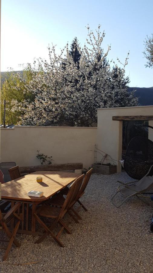 Un Petit Coin De Paradis Le Pegue Exterior foto